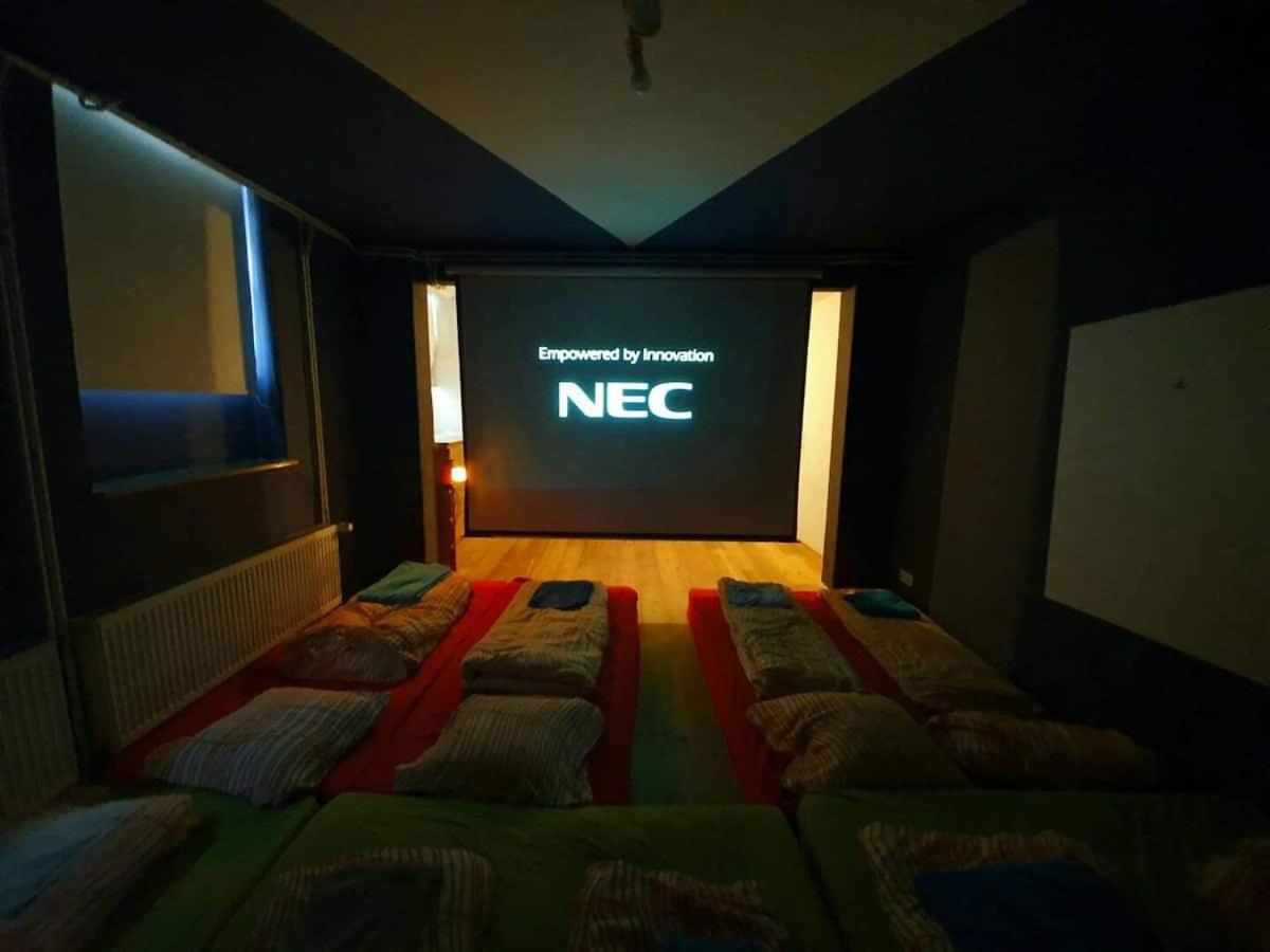 Family Friendly Funhouse Centrally Located In Ottensen ฮัมบูร์ก ภายนอก รูปภาพ
